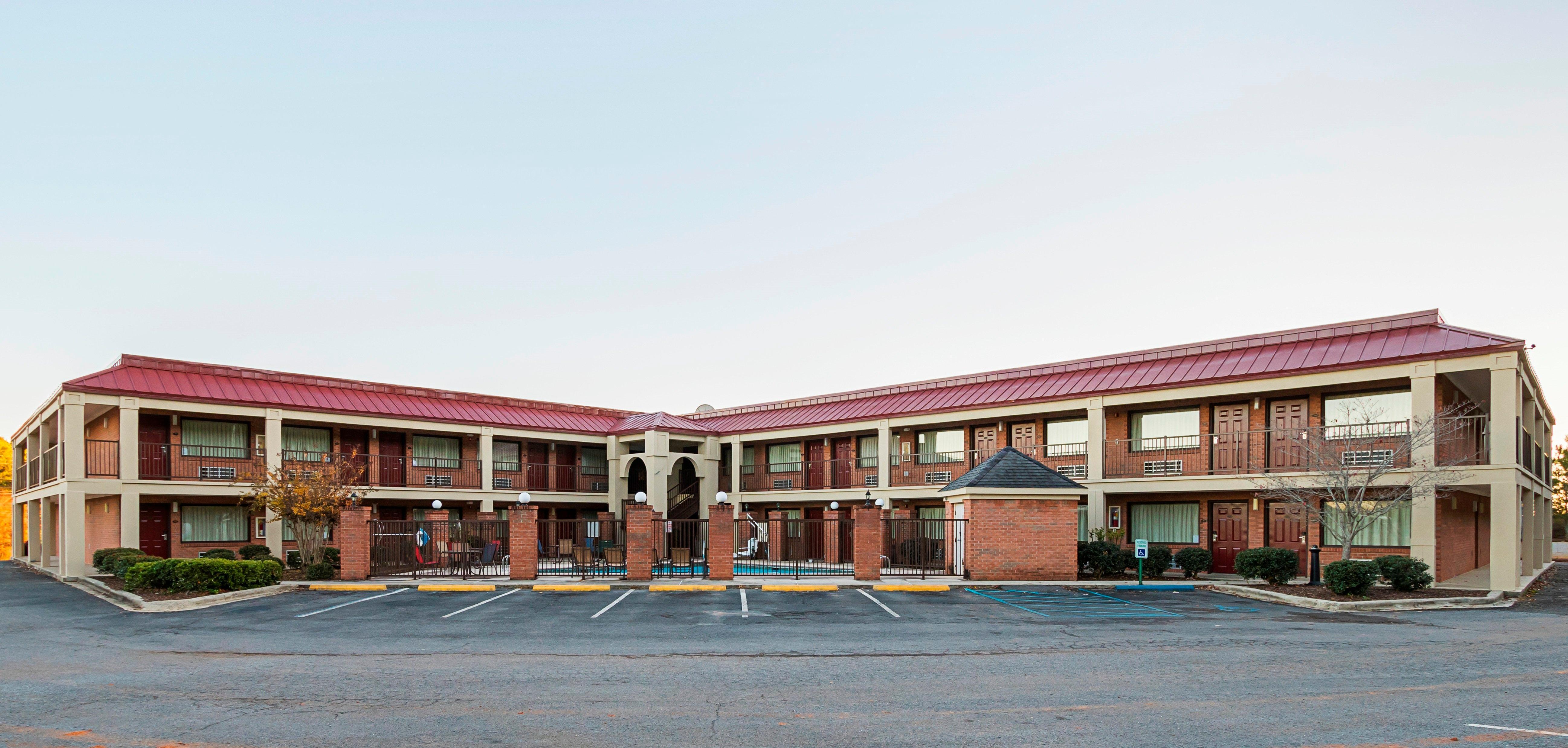 Red Roof Inn & Suites Scottsboro Dış mekan fotoğraf